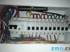 家里电闸跳闸了推上去又跳下来是怎么回事？