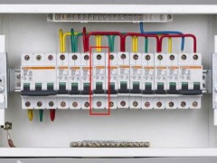 家里突然跳闸推上去后还是没有电