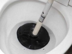 马桶被卫生纸堵住了怎么办
