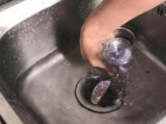 火锅红油把下水道堵了咋处理？