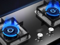 燃气灶使用时出现红火苖如何维修？