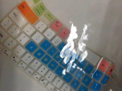 键盘膜怎么贴详细教程